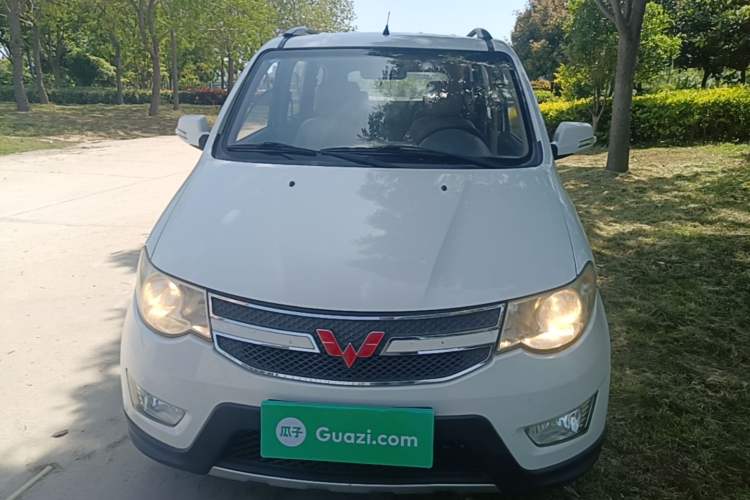 Used Wuling Hongguang 2014 1.5L S Comfort Model Front