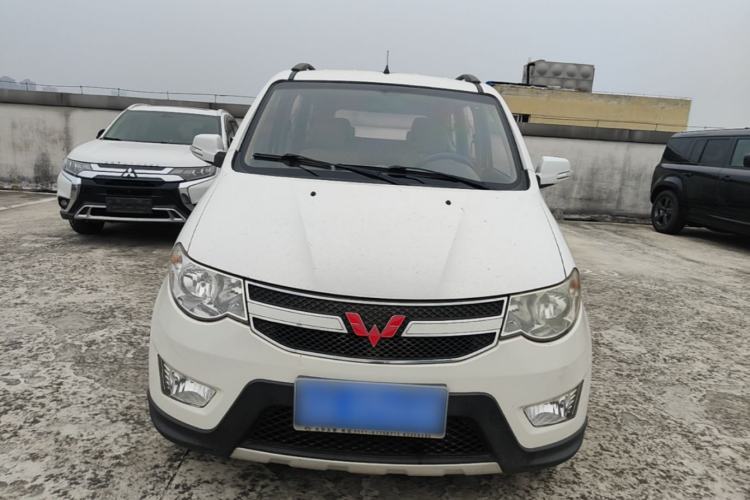 Used Wuling Hongguang 2014 1.5L S Standard Version Front