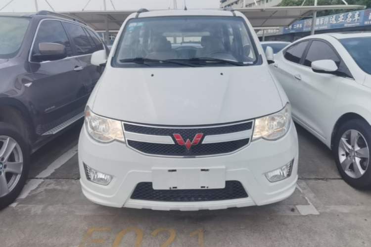 Used Wuling Hongguang 2014 1.5L S Standard Version Front