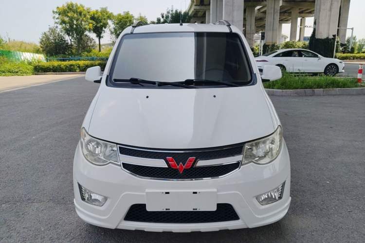 Used Wuling Hongguang 2014 1.5L S Standard Version Front