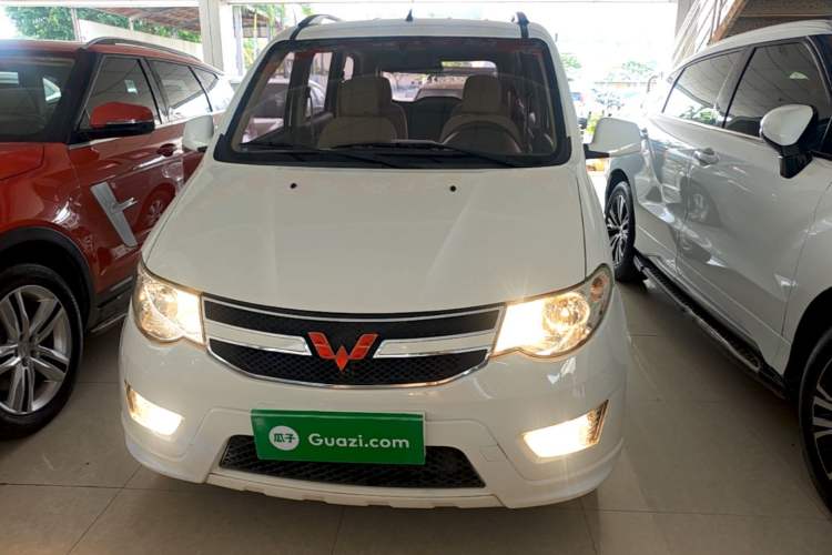 Used Wuling Hongguang 2014 1.5L S Standard Version Front