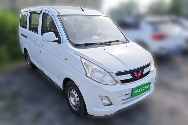 Used Wuling Hongguang 2014 1.5L S Comfort Model Front Right 45 Deg