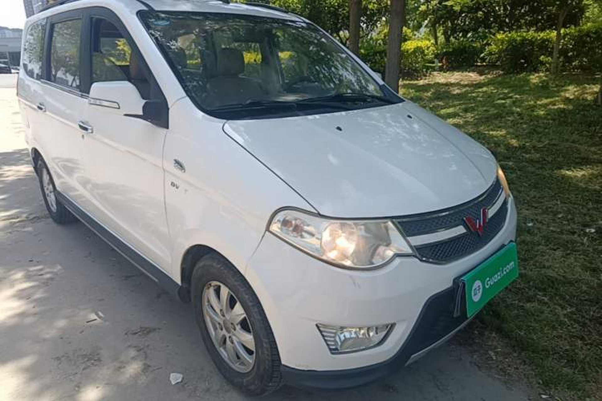 Used Wuling Hongguang 2014 1.5L S Comfort Model Front Right 45 Deg