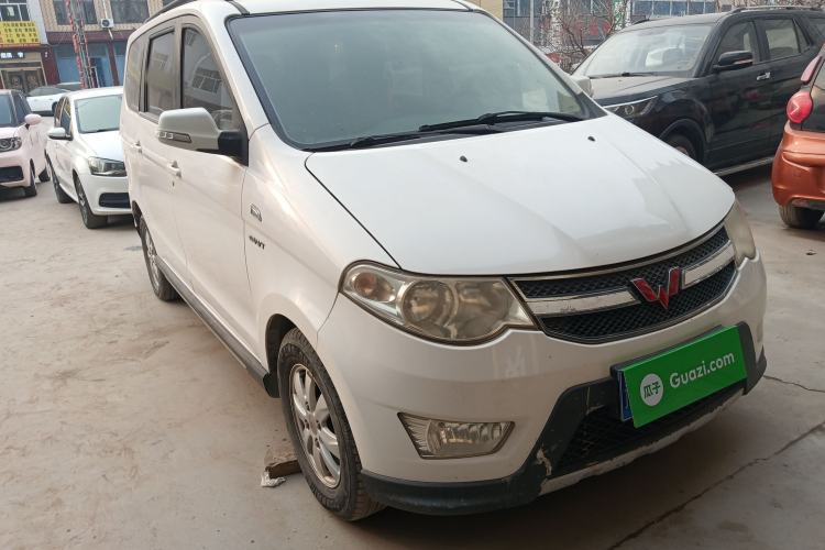 Used Wuling Hongguang 2014 1.5L S Automatic Comfort Edition Front Right 45 Deg