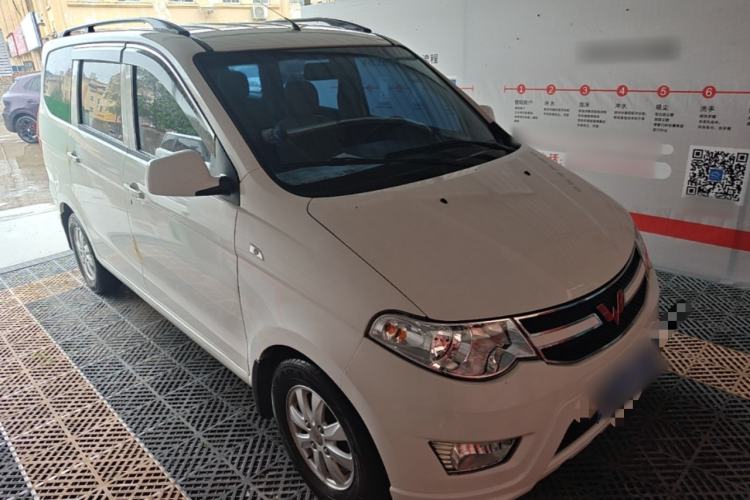 Used Wuling Hongguang 2014 1.5L S Standard Version Front Right 45 Deg