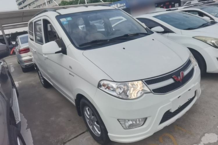 Used Wuling Hongguang 2014 1.5L S Standard Version Front Right 45 Deg