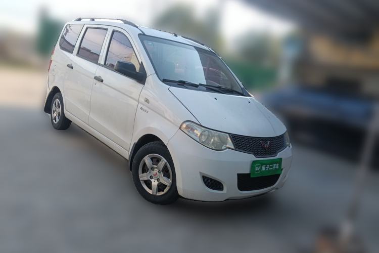 Used Wuling Hongguang 2014 1.5L Base Version Front Right 45 Deg