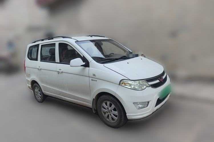 Used Wuling Hongguang 2014 1.5L S Standard Version Front Right 45 Deg