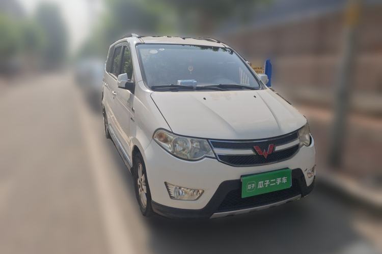 Used Wuling Hongguang 2014 1.5L S Comfort Model Front Right 45 Deg