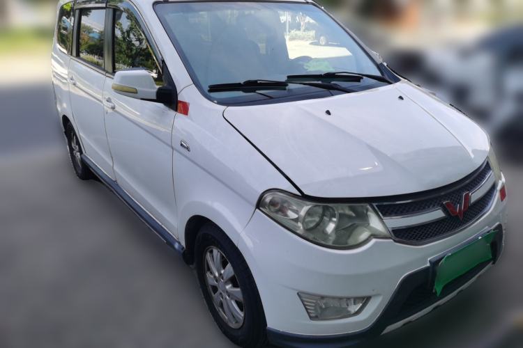 Used Wuling Hongguang 2014 1.5L S Comfort Model Front Right 45 Deg