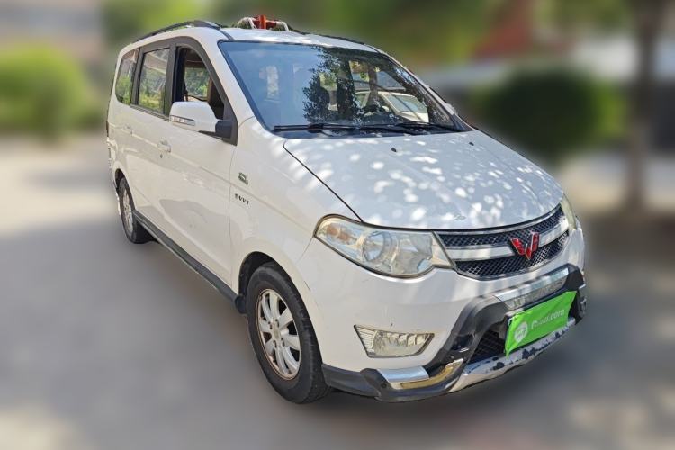 Used Wuling Hongguang 2014 1.5L S Comfort Model Front Right 45 Deg