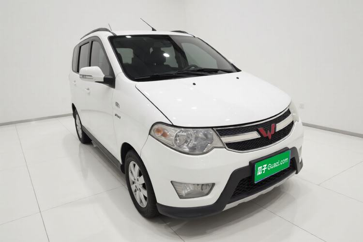 Used Wuling Hongguang 2014 1.5L S Comfort Model Front Right 45 Deg