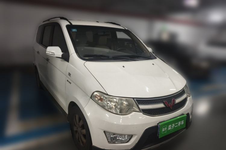 Used Wuling Hongguang 2014 1.5L S Automatic Luxury Model Front Right 45 Deg