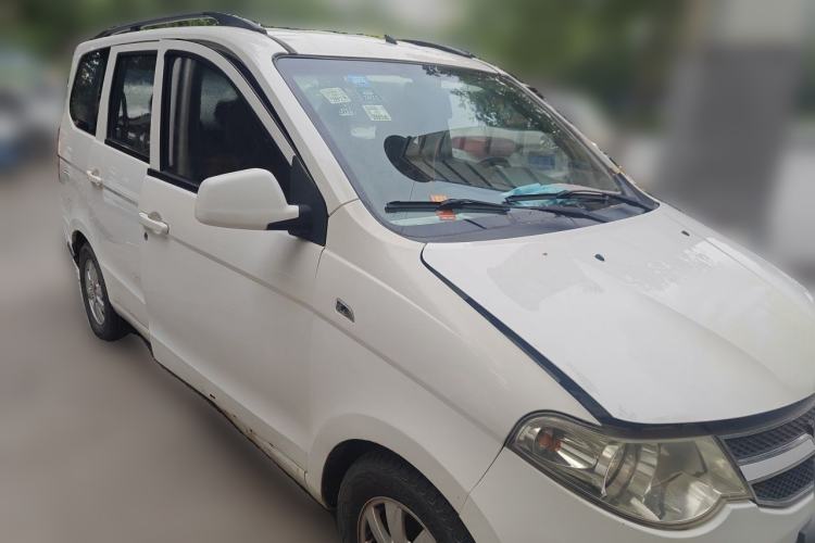 Used Wuling Hongguang 2014 1.5L S Standard Version Front Right 45 Deg