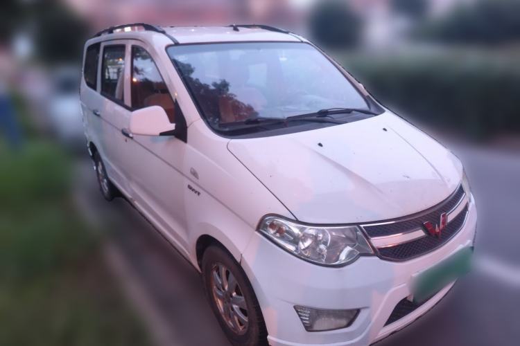 Used Wuling Hongguang 2014 1.5L S Standard Version Front Right 45 Deg