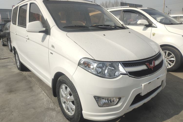 Used Wuling Hongguang 2014 1.5L S Standard Version Front Right 45 Deg