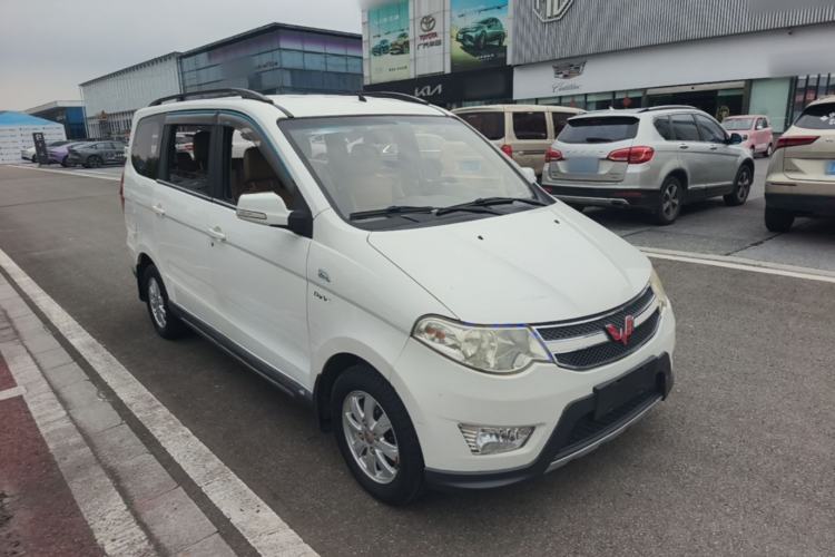 Used Wuling Hongguang 2014 1.5L S Comfort Model Front Right 45 Deg