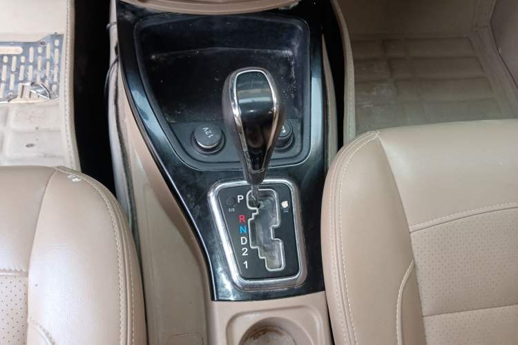 Used Wuling Hongguang 2014 1.5L S Automatic Comfort Edition Gear Lever