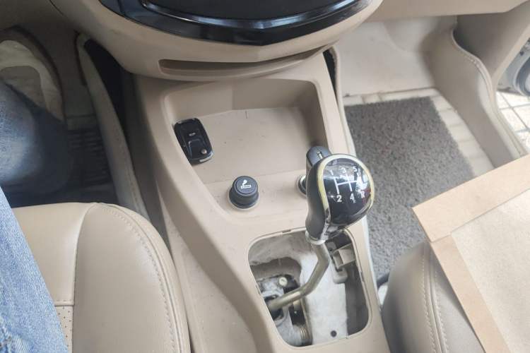 Used Wuling Hongguang 2014 1.5L S Comfort Model Gear Lever
