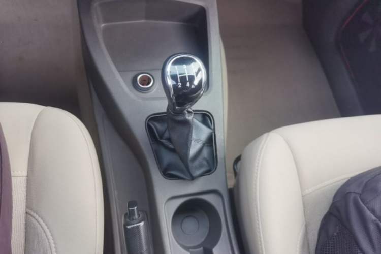 Used Wuling Hongguang 2014 1.5L S Standard Version Gear Lever