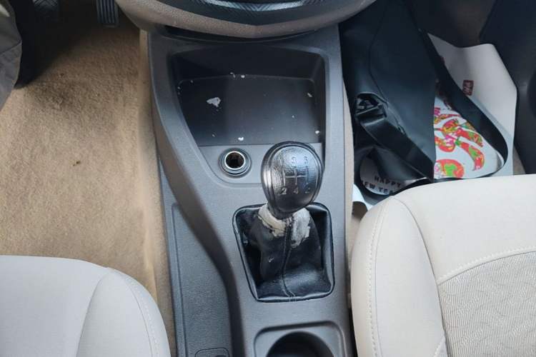 Used Wuling Hongguang 2014 1.5L S Standard Version Gear Lever