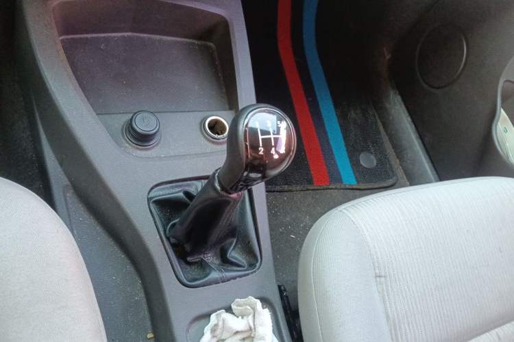 Used Wuling Hongguang 2014 1.5L Base Version Gear Lever