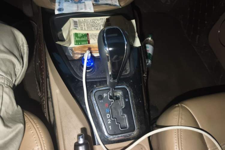 Used Wuling Hongguang 2014 1.5L S Automatic Luxury Model Gear Lever