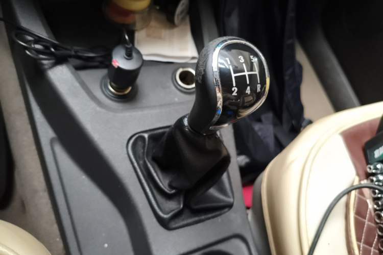 Used Wuling Hongguang 2014 1.5L S Standard Version Gear Lever