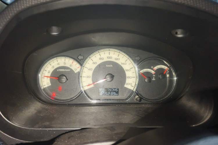 Used Wuling Hongguang 2014 1.5L S Automatic Luxury Model Instrument Cluster