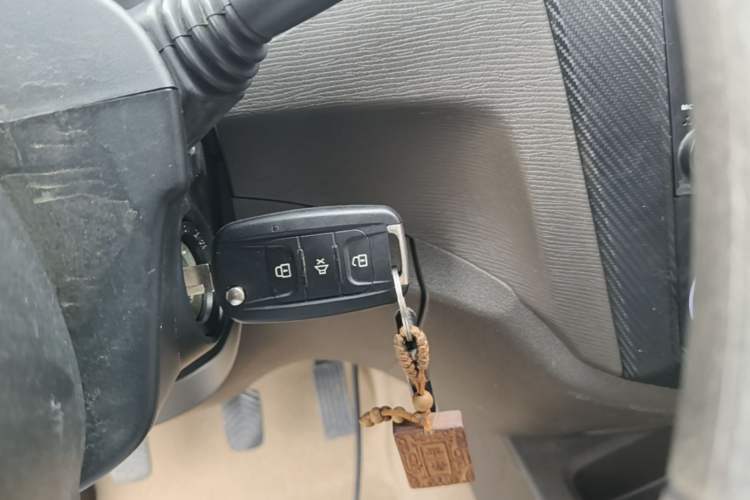 Used Wuling Hongguang 2014 1.5L S Standard Version Interior 1