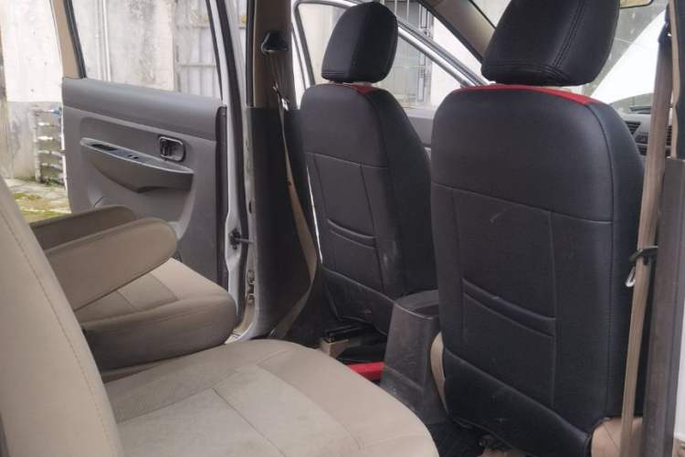 Used Wuling Hongguang 2014 1.2L S Standard Version China IV Standard Interior 3
