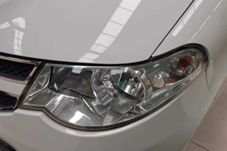 Used Wuling Hongguang 2014 1.5L S Luxury Model Left Front Headlight