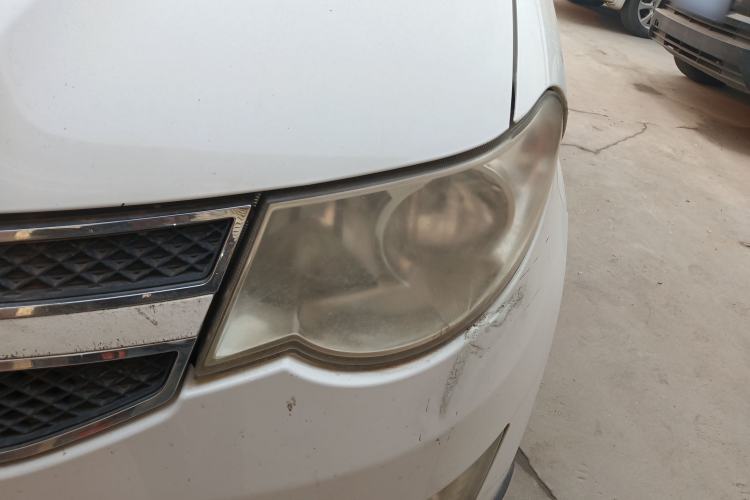 Used Wuling Hongguang 2014 1.5L S Automatic Comfort Edition Left Front Headlight