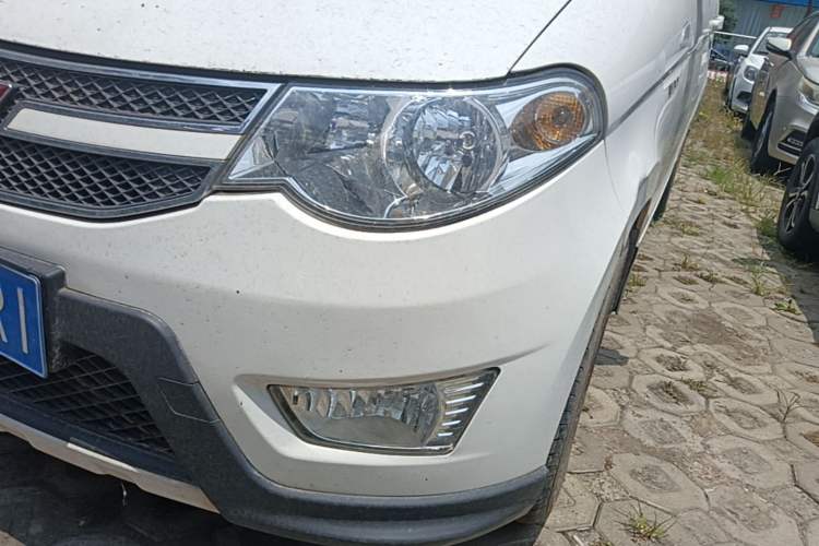 Used Wuling Hongguang 2014 1.5L S Standard Version Left Front Headlight