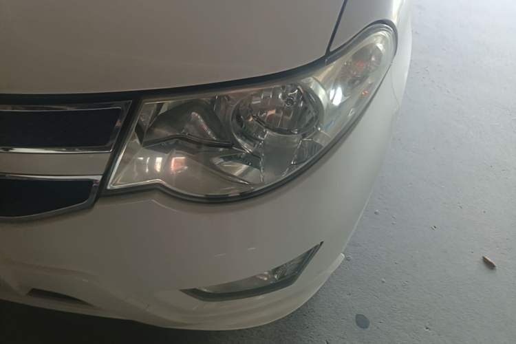 Used Wuling Hongguang 2014 1.5L S Standard Version Left Front Headlight