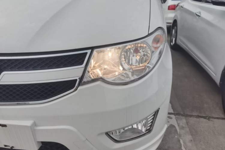 Used Wuling Hongguang 2014 1.5L S Standard Version Left Front Headlight