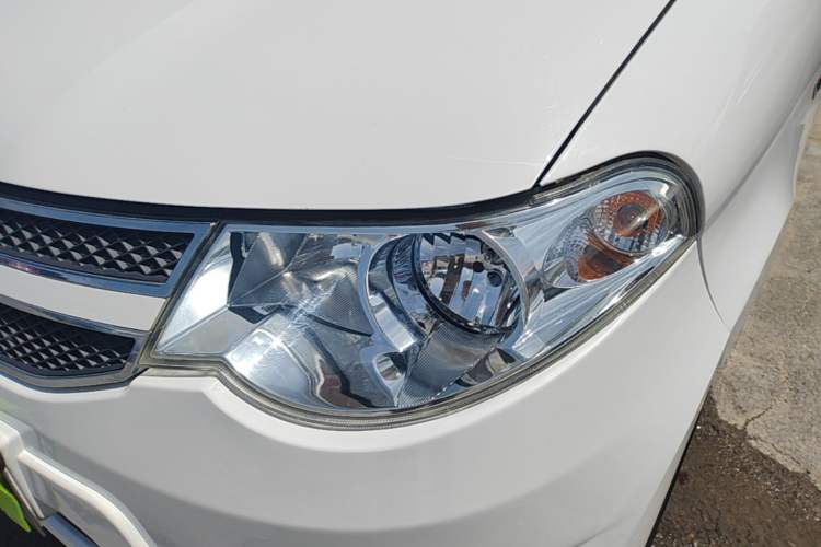 Used Wuling Hongguang 2014 1.5L S Standard Version Left Front Headlight