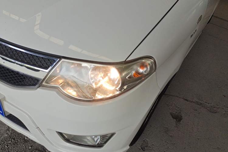 Used Wuling Hongguang 2014 1.5L S Standard Version Left Front Headlight
