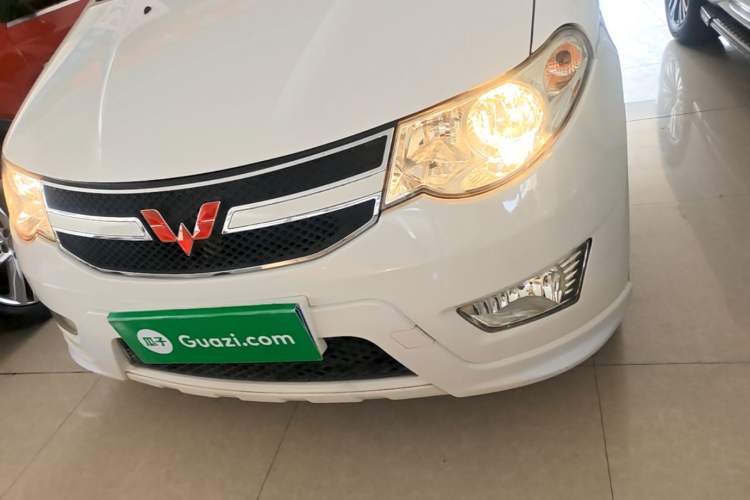 Used Wuling Hongguang 2014 1.5L S Standard Version Left Front Headlight