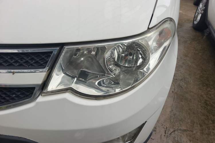 Used Wuling Hongguang 2014 1.5L S Comfort Model Left Front Headlight