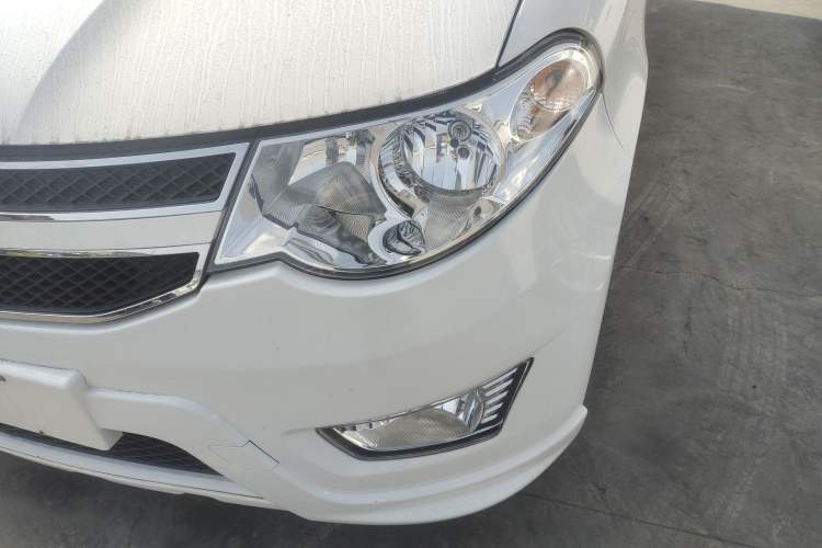 Used Wuling Hongguang 2014 1.5L S Standard Version Left Front Headlight