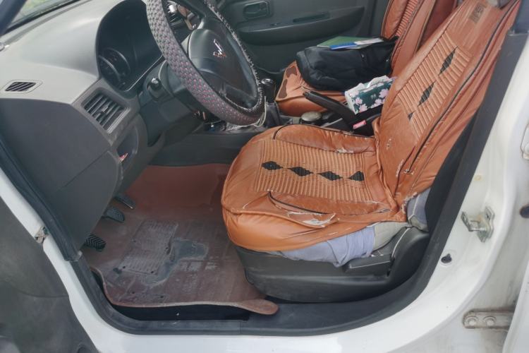 Used Wuling Hongguang 2014 1.2L Base Model China IV Left Front Seat