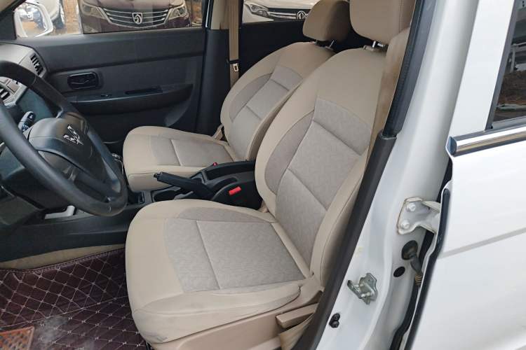 Used Wuling Hongguang 2014 1.5L S Standard Version Left Front Seat
