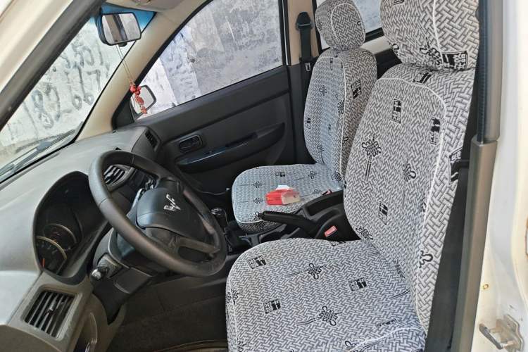 Used Wuling Hongguang 2014 1.2L Base Model China IV Left Front Seat