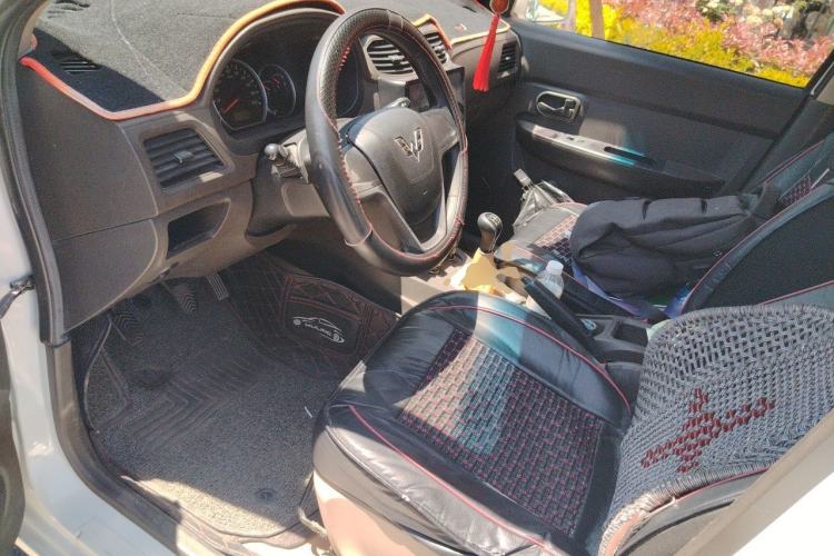 Used Wuling Hongguang 2014 1.5L S Standard Version Left Front Seat