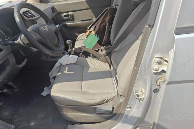 Used Wuling Hongguang 2014 1.2L Base Model China IV Left Front Seat