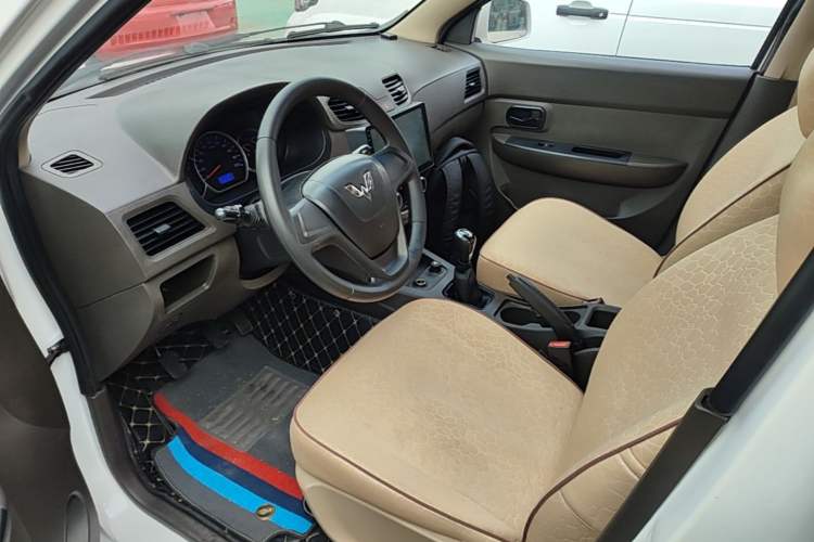 Used Wuling Hongguang 2014 1.5L S Standard Version Left Front Seat