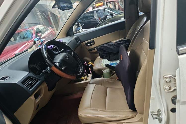 Used Wuling Hongguang 2014 1.2L S Standard Version China IV Standard Left Front Seat
