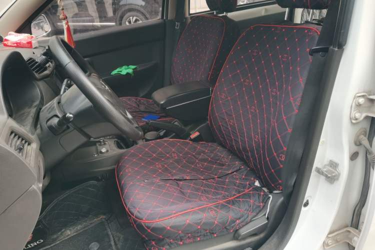 Used Wuling Hongguang 2014 1.2L Base Model China IV Left Front Seat