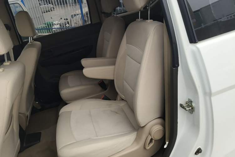 Used Wuling Hongguang 2014 1.5L S Standard Version Left Rear Seat